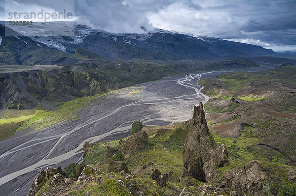 Fluss Kross·  Bergrücken _Ûrsmörk oder Thorsmörk und Eyjafjallajökull  isländisches Hochland  Südisland  Island  Europa