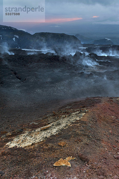 Pass Fimmvör_uh·ls  Ausbruchstelle Spalteneruption Eyjafjallajökull  isländisches Hochland  Südisland  Island  Europa