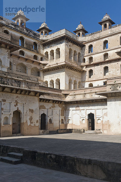 Innenhof  Raj Mahal Palast  Orchha  Madhya Pradesh  Nordindien  Indien  Asien