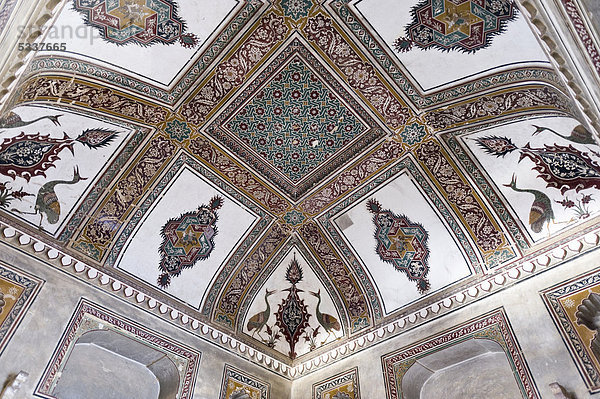 Deckenmalerei  Palast von Bir Singh Deo  Datia  Madhya Pradesh  Nordindien  Indien  Asien