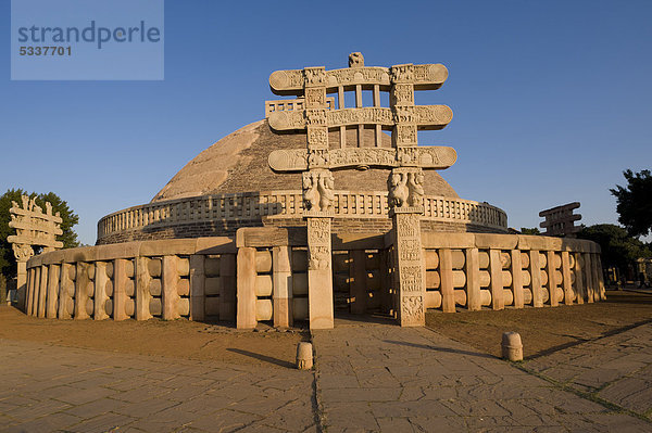 Stupas von Sanchi  UNESCO Weltkulturerbe  erbaut von König Ashoka  Maurya-Dynastie  Sanchi  bei Vidisha  Madhya Pradesh  Nordindien  Indien  Asien
