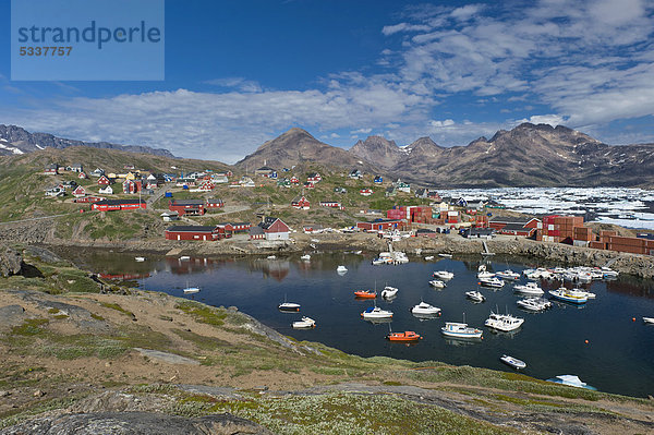 Hafen  Tasiilaq oder Ammassalik  Ostgrönland  Grönland