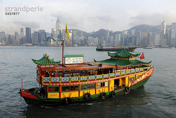 Skyline Skylines bunt frontal Schiff China Asien
