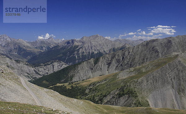 Blick vom Col de Parpaillon nach Osten  Westalpen  DÈpartement Hautes-Alpes  Frankreich  Europa