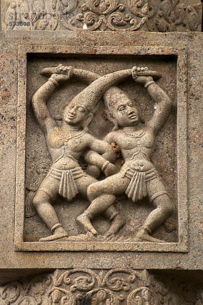 Relief mit tanzenden Figuren am Zahntempel Sri Dalada Maligawa  Kandy  Sri Lanka  Indischer Ozean