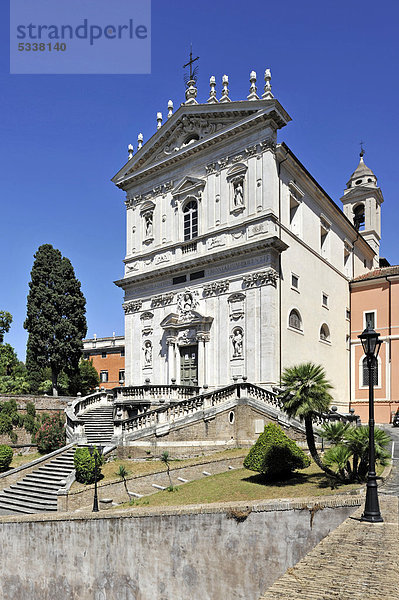 Klosterkirche Santi Domenico e Sisto  Fassade und Treppenaufgang von Vincenzo della Greca  Angelicum  Rom  Latium  Italien  Europa