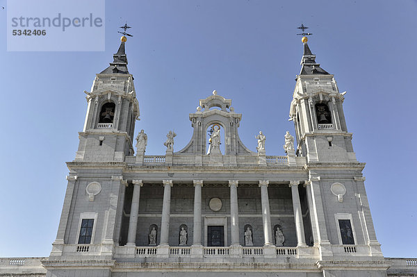 Catedral de Nuestra SeÒora de la Almudena  Santa MarÌa la Real de La Almudena  Almudena-Kathedrale  Madrid  Spanien  Europa