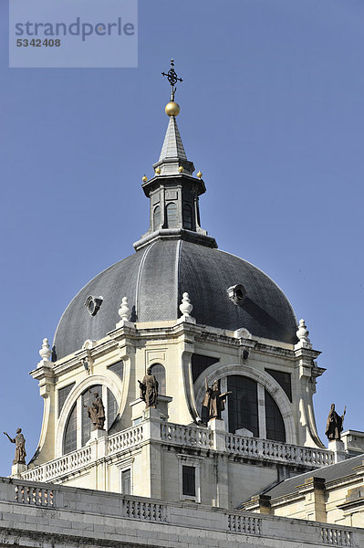 Kuppel  Catedral de Nuestra SeÒora de la Almudena  Santa MarÌa la Real de La Almudena  Almudena-Kathedrale  Madrid  Spanien  Europa
