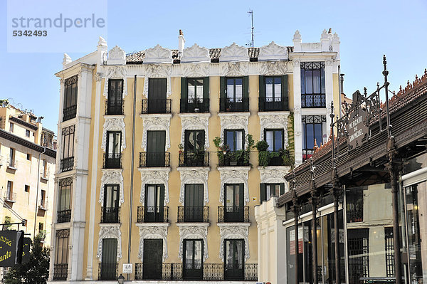 Madrid Hauptstadt Europa Gebäude Fassade Hausfassade Spanien