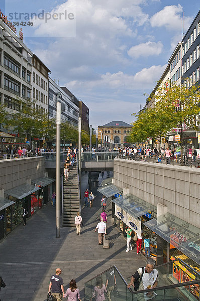 Einkaufspassage am Kröpcke  Hannover  Niedersachsen  Deutschland  Europa