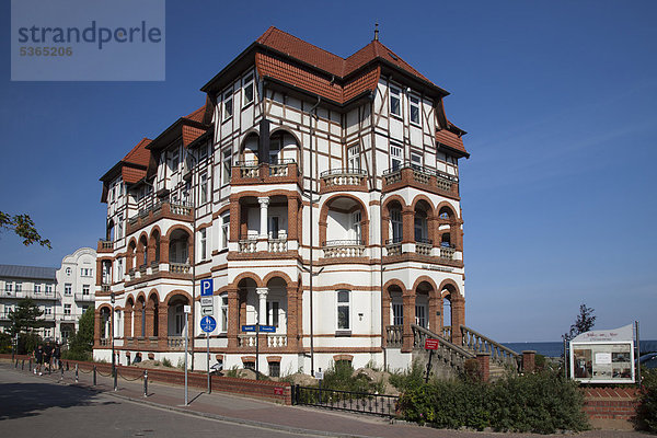 Hotel Schloss am Meer  Ostseebad Kühlungsborn  Mecklenburg-Vorpommern  Deutschland  Europa  ÖffentlicherGrund