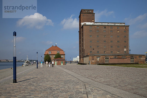 Hafen Europa Gebäude Ufer aufbewahren Ostsee Baltisches Meer Deutschland Mecklenburg-Vorpommern Wismar