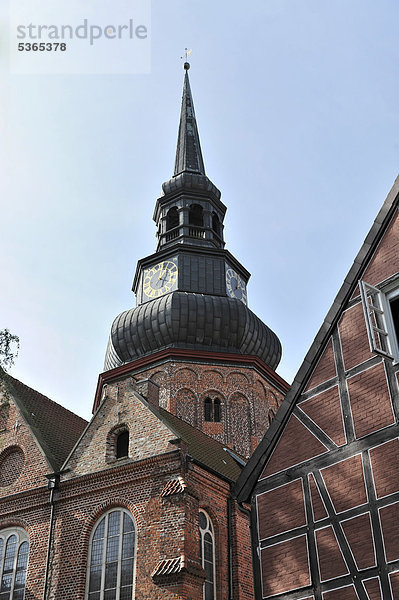 Kirche St. Cosmae et Damiani  Baubeginn Mitte 13. Jahrhundert  Hansestadt Stade  Niedersachsen  Deutschland  Europa
