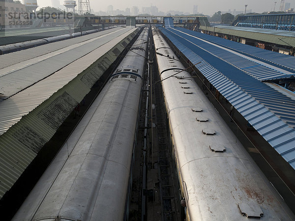 Blick in Richtung Connaught Place von New Delhi Railway Station  New Delhi  Neu-Delhi  Indien  Asien