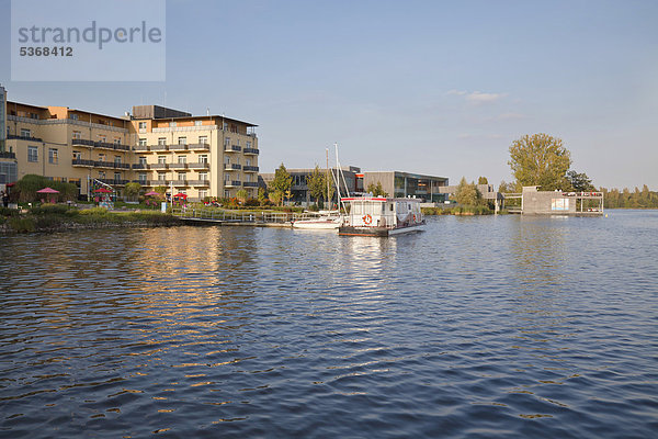 Ruppiner See  Seehotel Fontane mit angeschlossenem Thermalbad  Neuruppin  Brandenburg  Deutschland  Europa