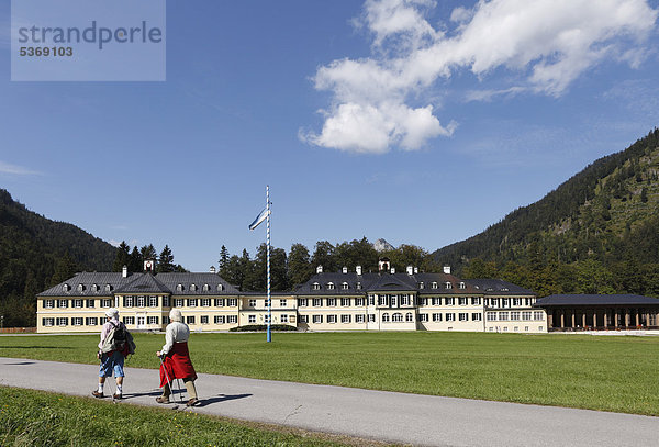 Neues Bad  Bildungszentrum der Hanns-Seidel-Stiftung  Wildbad Kreuth  Tegernseer Tal  Oberbayern  Bayern  Deutschland  Europa