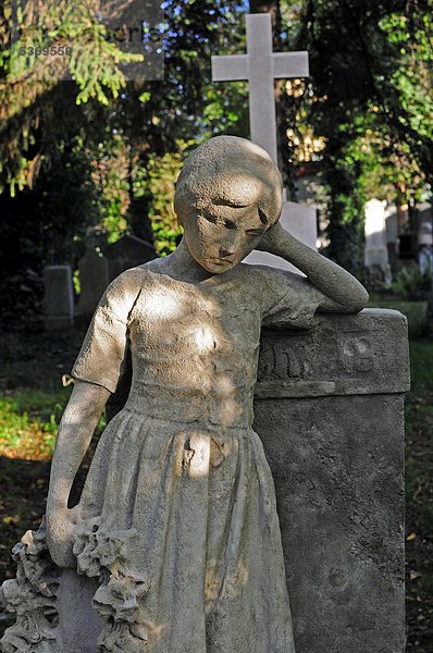 Grabskulptur  Alter Südlicher Friedhof  München  Bayern  Deutschland  Europa