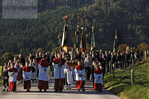 Erntedank-Prozession in Ramsau  Oberbayern  Bayern  Deutschland  Europa