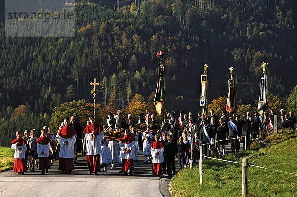 Erntedank-Prozession in Ramsau  Oberbayern  Bayern  Deutschland  Europa