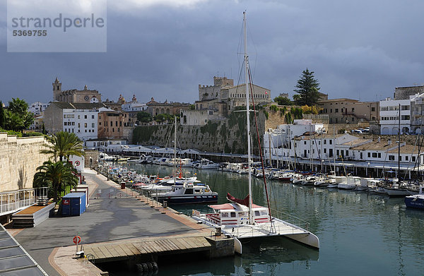 Hafen  Ciutadella  Menorca  Balearen  Spanien  Europa
