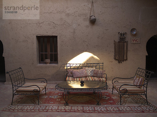 Nordafrika Lifestyle Tradition Hotel Afrika Kasbah Marokko Innenaufnahme
