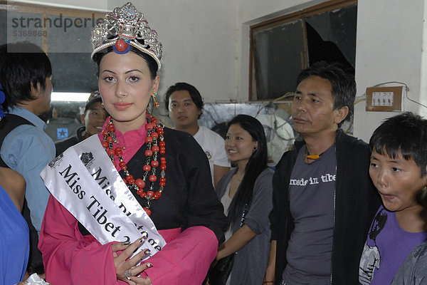 Gewinnerin des Schönheitswettbewerbes Miss Tibet in Exile Wahl 2011  Tenzin Yangkyi in Dharamsala  McLeod Ganj  Himachal Pradesh  Himalaya  Indien  Asien