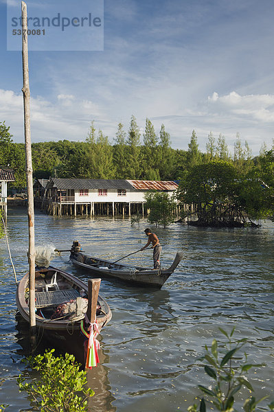Fischer  Fischerdorf Ban Tha Tondo  Mangroven  Insel Ko Yao Noi  Phang Nga  Thailand  Südostasien  Asien