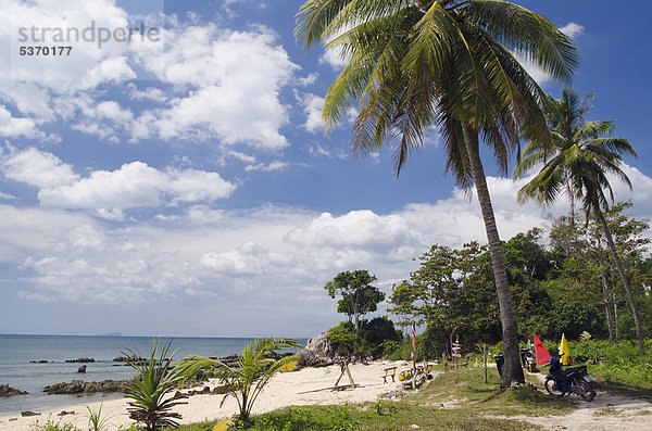 Palmenstrand  Golden Pearl Beach  Insel  Ko Jum oder Ko Pu  Krabi  Thailand  Südostasien  Asien