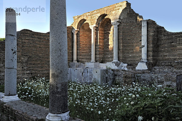 Ruine des Domus der Liebe und Psyche im Ausgrabungsgelände Ostia Antica  antike Hafenstadt von Rom  Latium  Italien  Europa