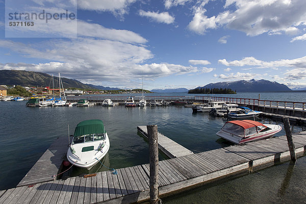 Atlin Lake See  Hafen von Atlin  British Columbia  Kanada  Amerika