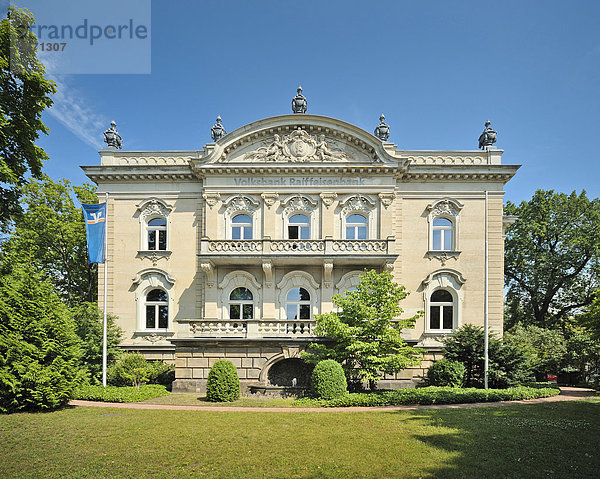 Neobarock Villa Eschebach  Hauptsitz der VR-Bank  Dresden  Sachsen  Deutschland  Europa  ÖffentlicherGrund