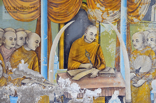 Buddhistische Wandmalerei zur religiösen Unterweisung  Tempel Wewurukannala Vihara  Dikwella  Sri Lanka  Asien  ÖffentlicherGrund