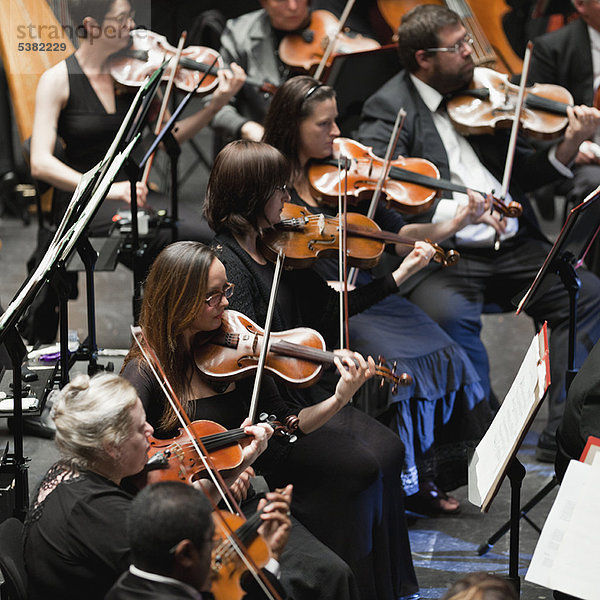 Streichersatz im Orchester