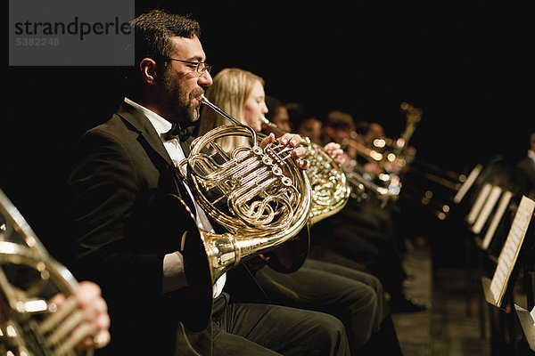 Waldhornisten im Orchester