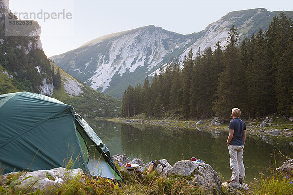 Mann  Entspannung  Campingplatz