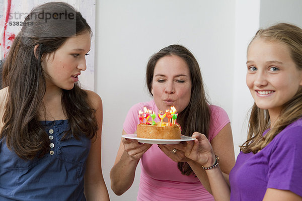 Geburtstag  Kerze  Kerzen ausblasen  Mutter - Mensch