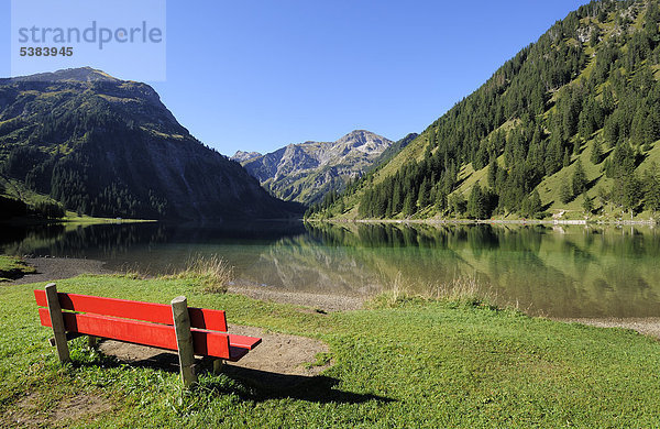 Rote Bank am Vilsalpsee bei Tannheim  Vilsalpseeberge  Tannheimer Tal  Tirol  Österreich  Europa  ÖffentlicherGrund