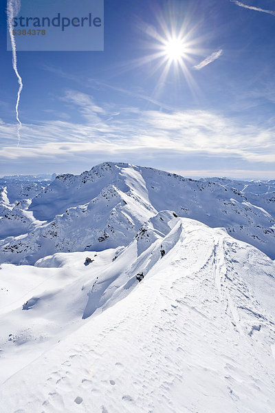 Auf dem Hörtlahner oberhalb von Durnholz  Sarntal  hinten die Jakobspitze  Südtirol  Italien  Europa