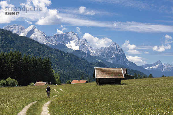 Zugspitzmassiv  Blick vom Geroldsee  Werdenfelser Land  Oberbayern  Bayern  Deutschland  Europa