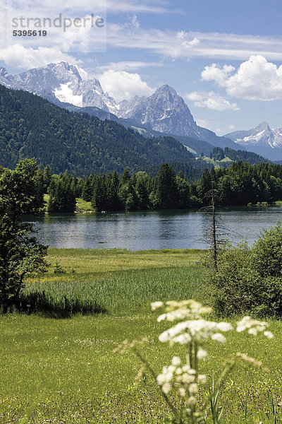 Geroldsee mit Zugspitze  Werdenfelser Land  Oberbayern  Bayern  Deutschland  Europa