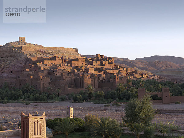 Kasbah Ait Benhaddou bei Sonnenaufgang  UNESCO Weltkulturerbe  Ait Benhaddou  Marokko  Nordafrika  Afrika