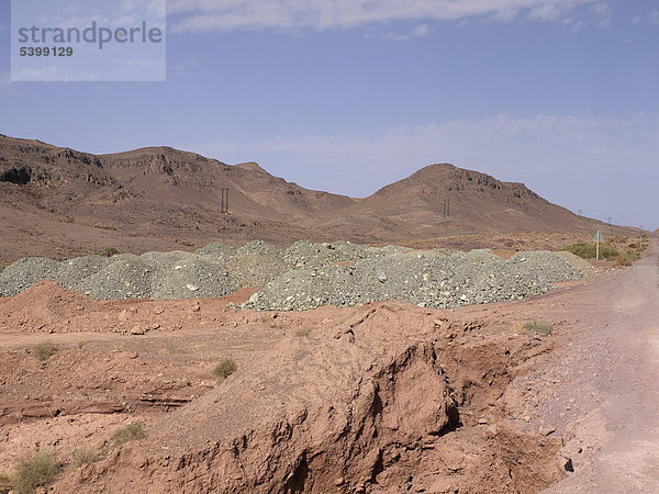 Phosphor-Vorkommen im Draa-Tal  nahe Tazenakht  Marokko  Nordafrika  Afrika