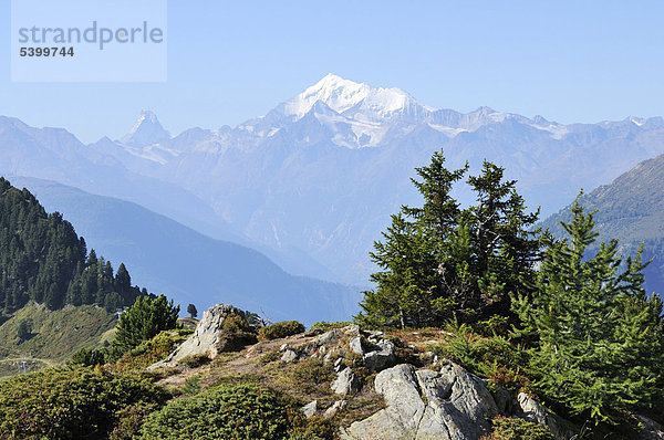 Sicht von der Riederfurka  auf Matterhorn und Dom  Riederalp  Goms  Wallis  Schweiz  Europa