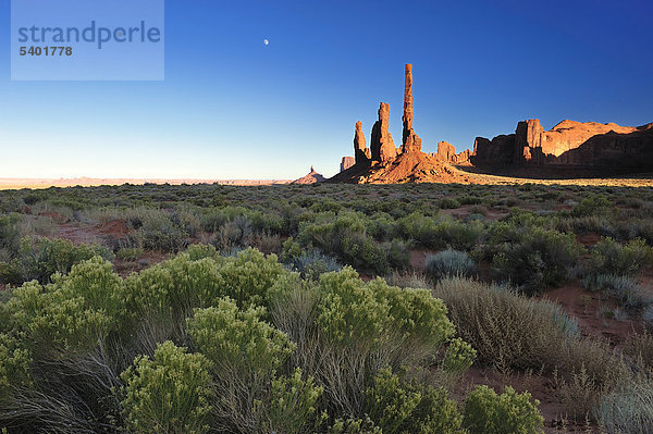 Wüste  Landschaft  Sonnenuntergang  Totem Pole  Navajo  Fels  Indian Reservation  Monument Valley  Tribal Park  Arizona  USA  USA  Amerika