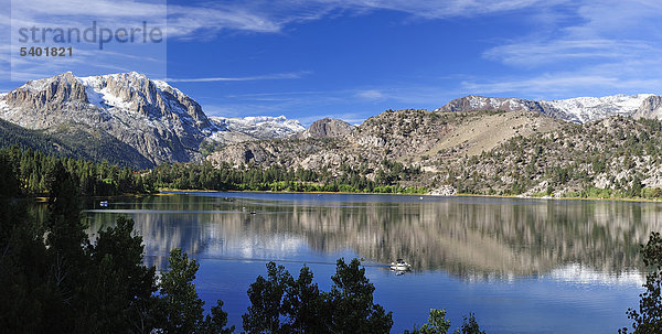 Panorama  Juni Lake  Sierra Nevada  Berge  Juni  See  Schleife  in der Nähe von Lee Vining  California  USA  USA  America  Gebirge  Landschaft