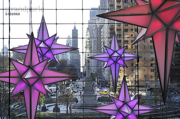 Geschäfte  Columbus Circle  Time Warner Gebäude  Midtown  Manhattan  New York  USA  USA  America  Weihnachten  Sternen