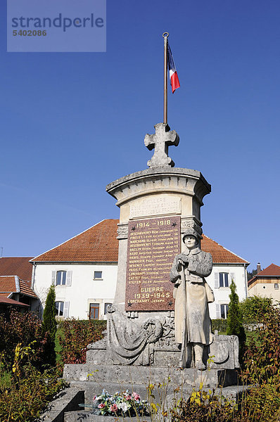 Kriegerdenkmal  Evillers  Pontarlier  Departement Doubs  Franche-Comte  Frankreich  Europa  ÖffentlicherGrund