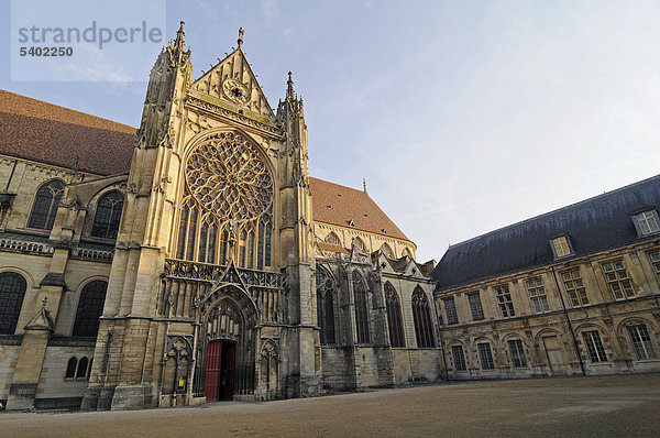 Saint Etienne Kathedrale  Sens  Departement Yonne  Bourgogne  Burgund  Frankreich  Europa  ÖffentlicherGrund
