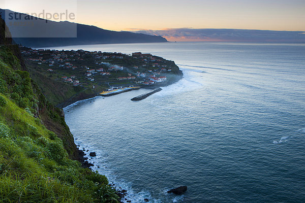 Ponta Delgada  Portugal  Europa  Madeira  Stadt  Stadt  Küste  Meer  Atlantik  Dämmerung  Abend