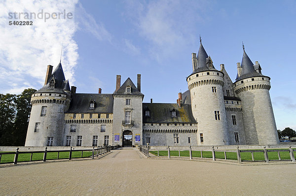 Chateau  Burg  Schloss  Museum  Sully-sur-Loire  Departement Loiret  Centre  Frankreich  Europa  ÖffentlicherGrund